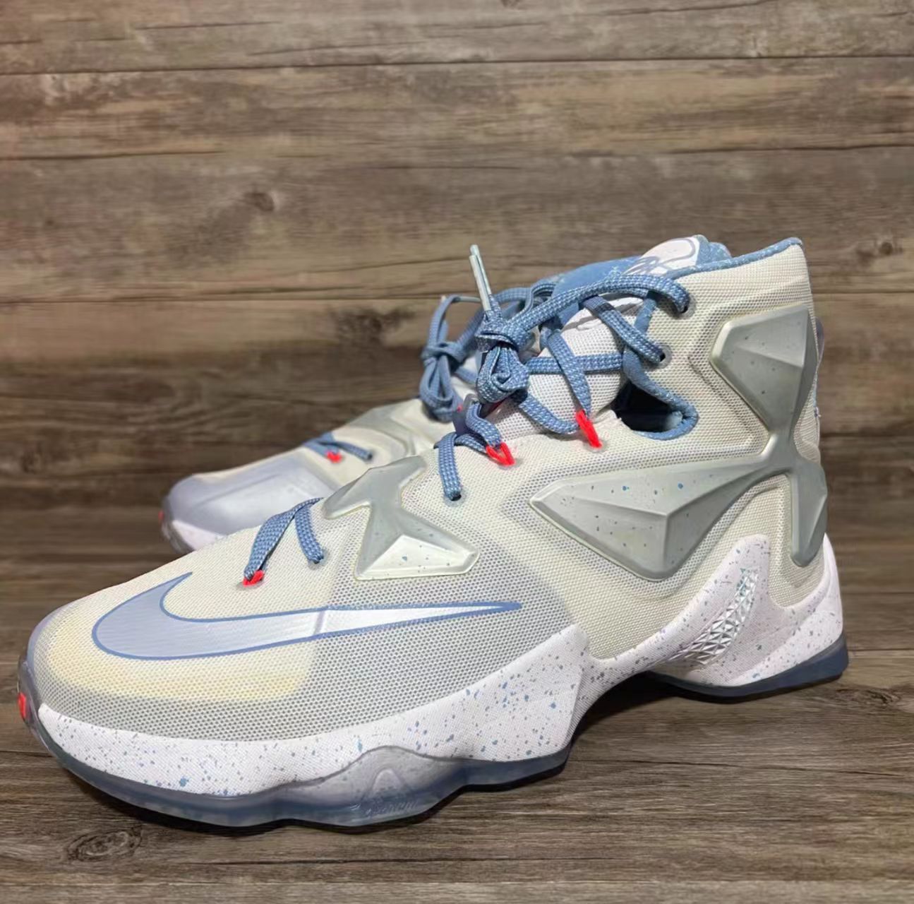 Nike LeBron 13 'Christmas'