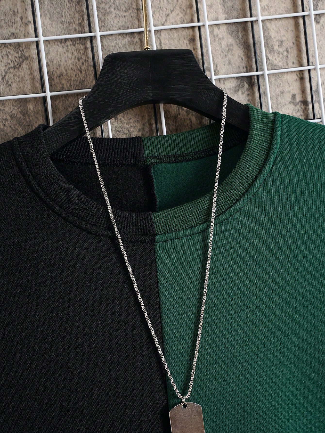 Men Plus Two Tone Thermal Lined Sweatshirt
