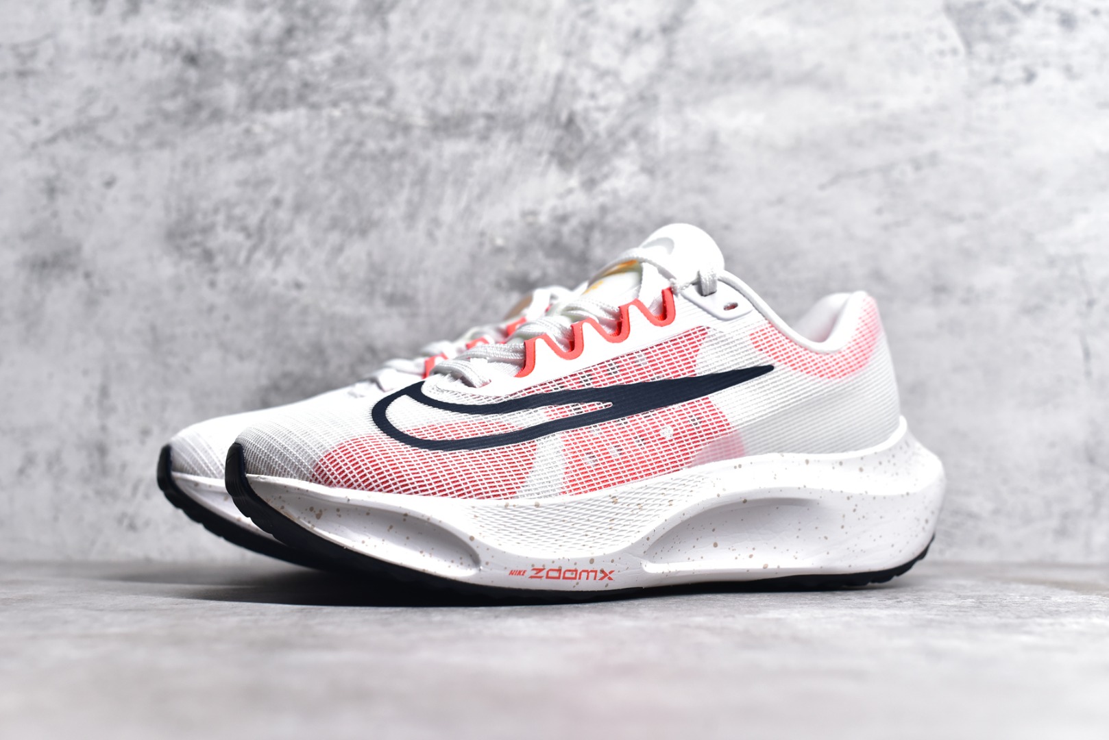 NIKE ZOOM FLY 5 ROAD RUNNING SHOES DM8968-100