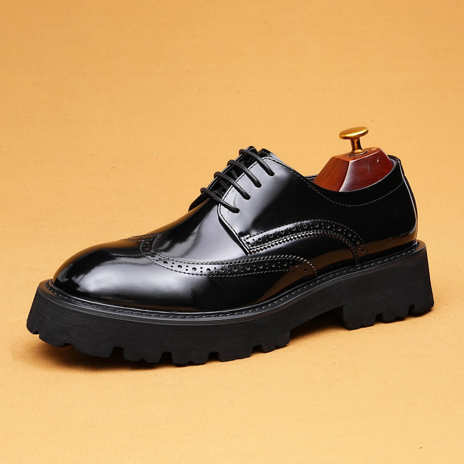 2026 New Men’s Patent Leather Brogue Derby Shoes 23733