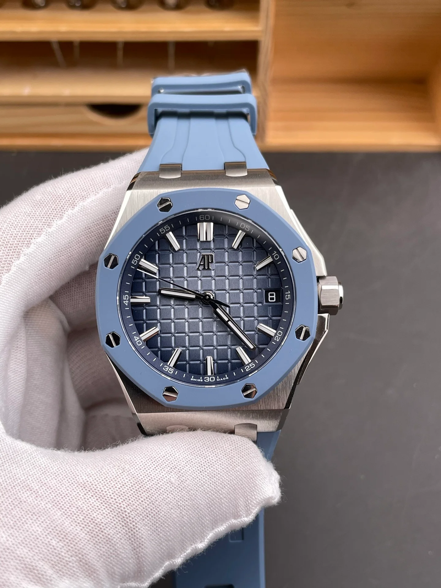 Royal Oak 15605 Smoked Blue Dial