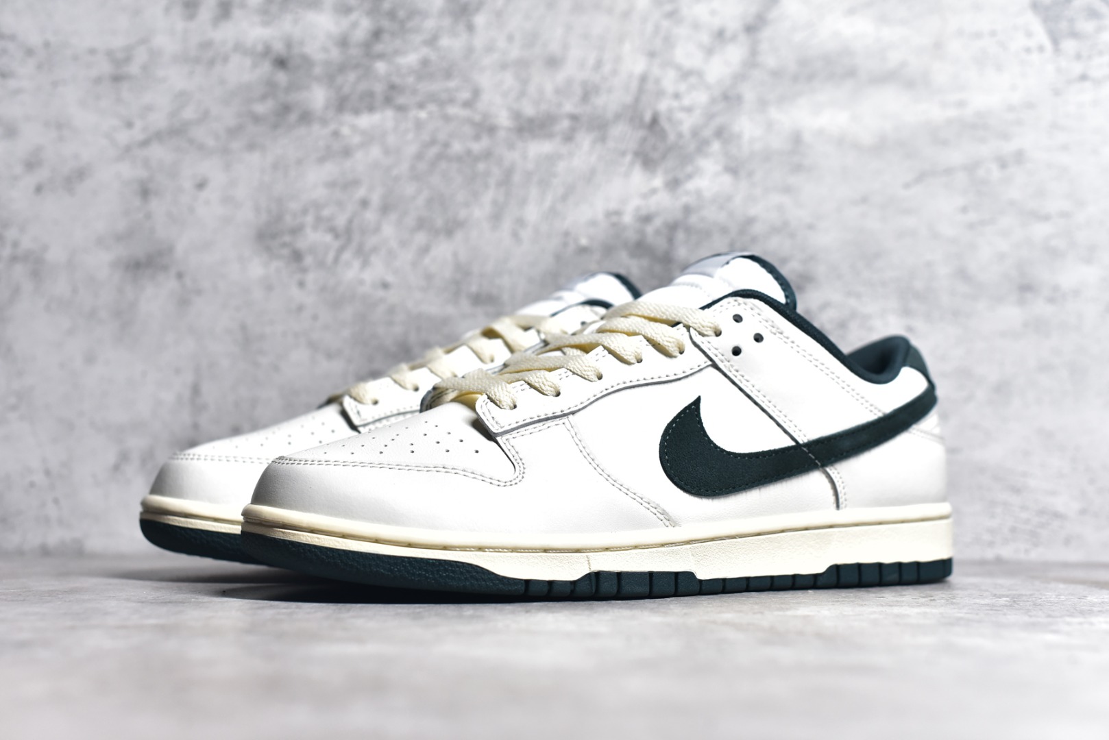 NIKE DUNK LOW ATHLETIC DEPARTMENT WHITE GREEN FQ8080-133