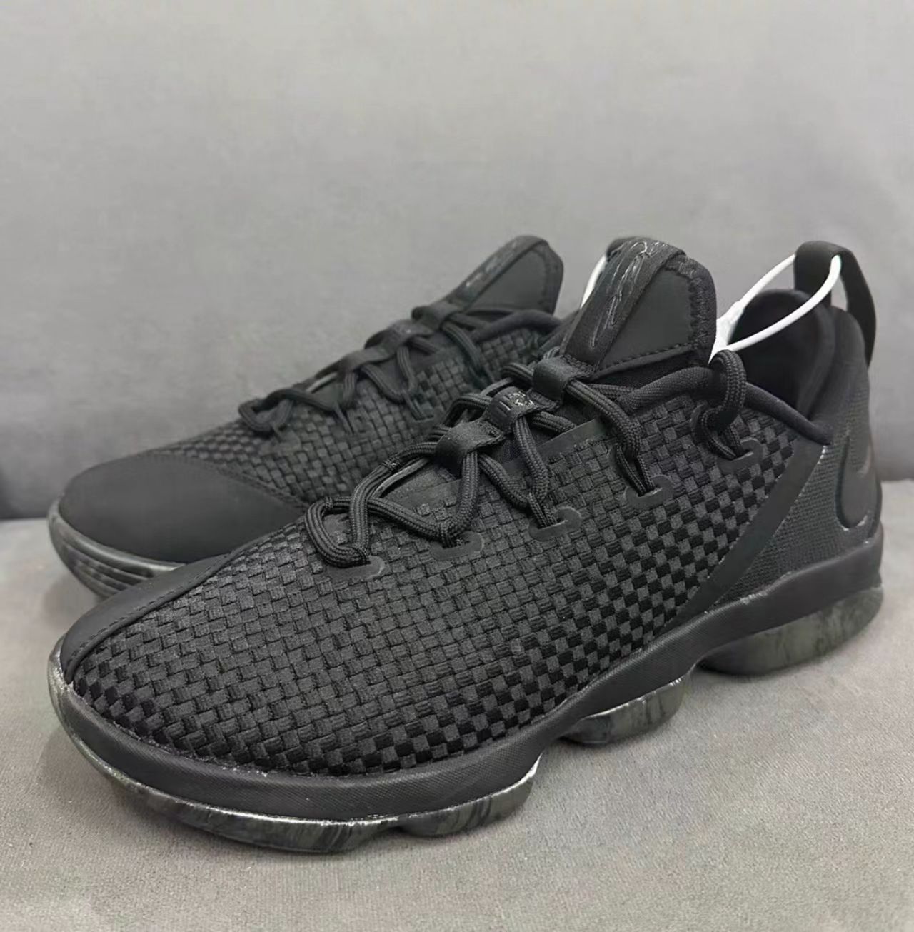 Nike LeBron 14 Low Black
