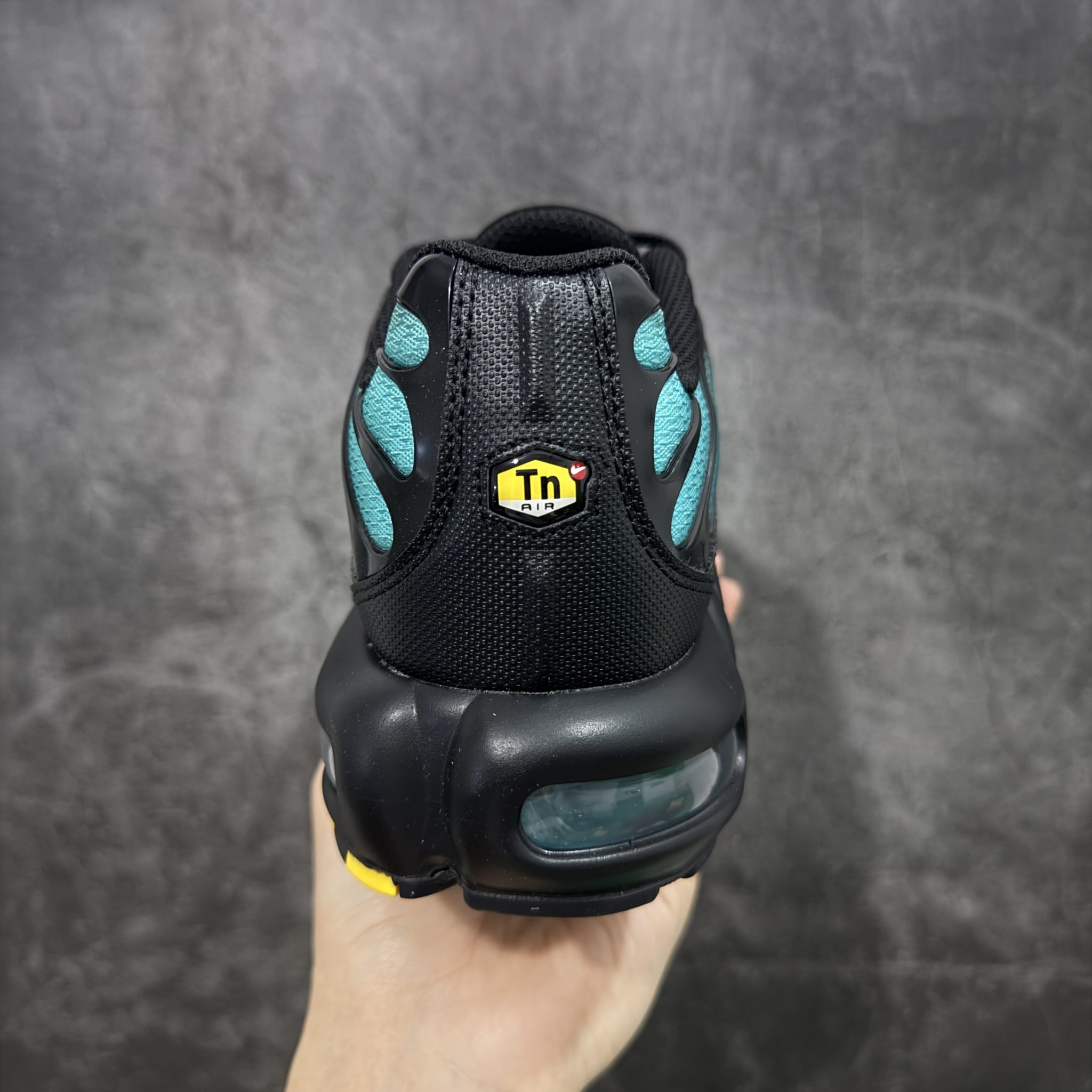 NIKE AIR MAX PLUS TN DM0032-016