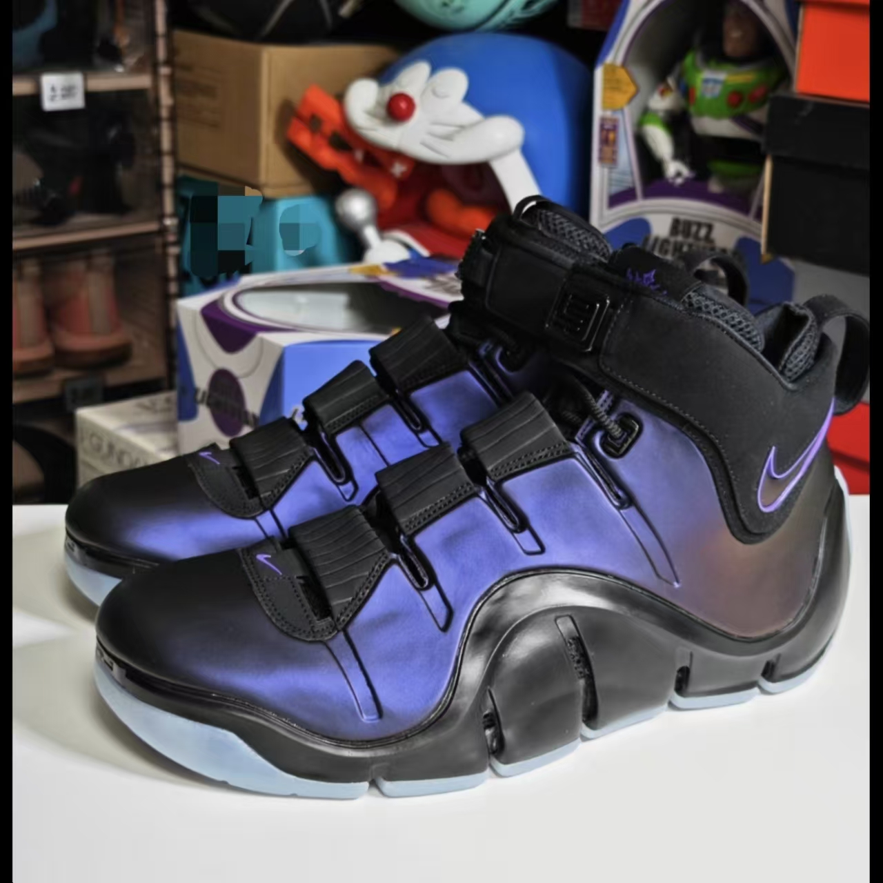 Nike Zoom LeBron 4 