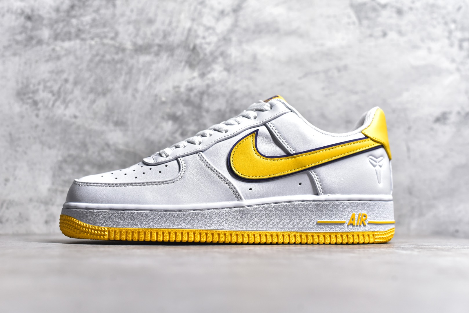 KOBE X AIR FORCE 1 LOW FZ1151-100