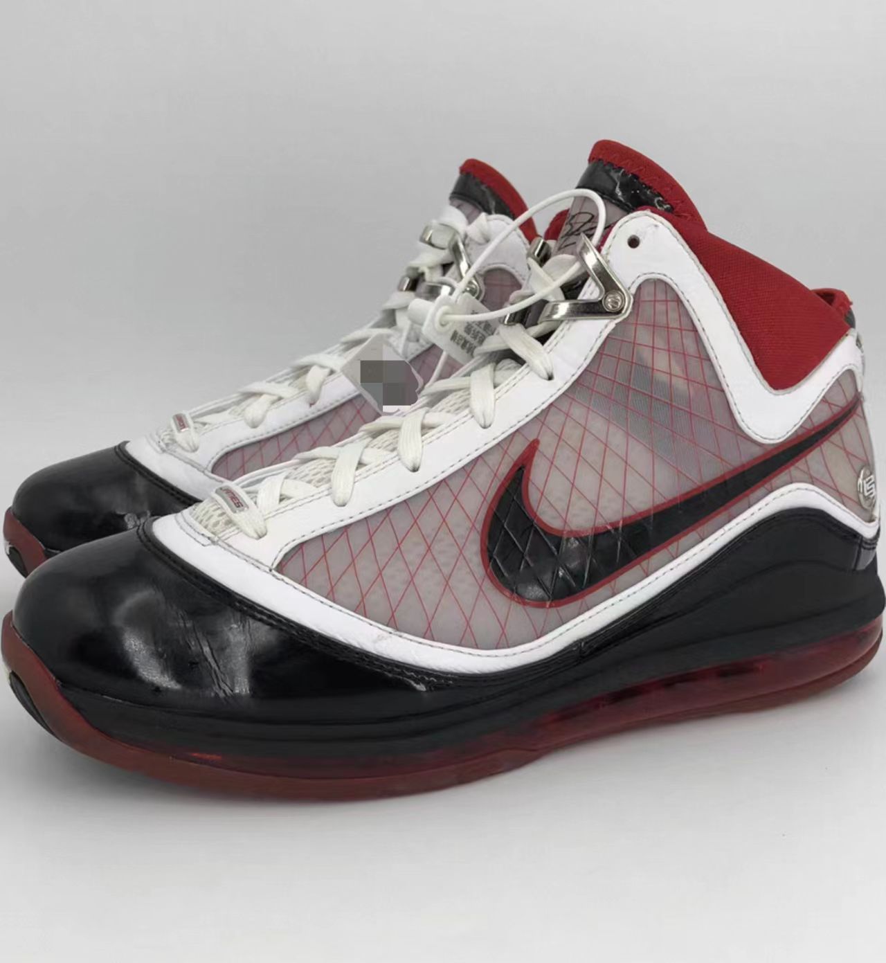 Nike LeBron 7 