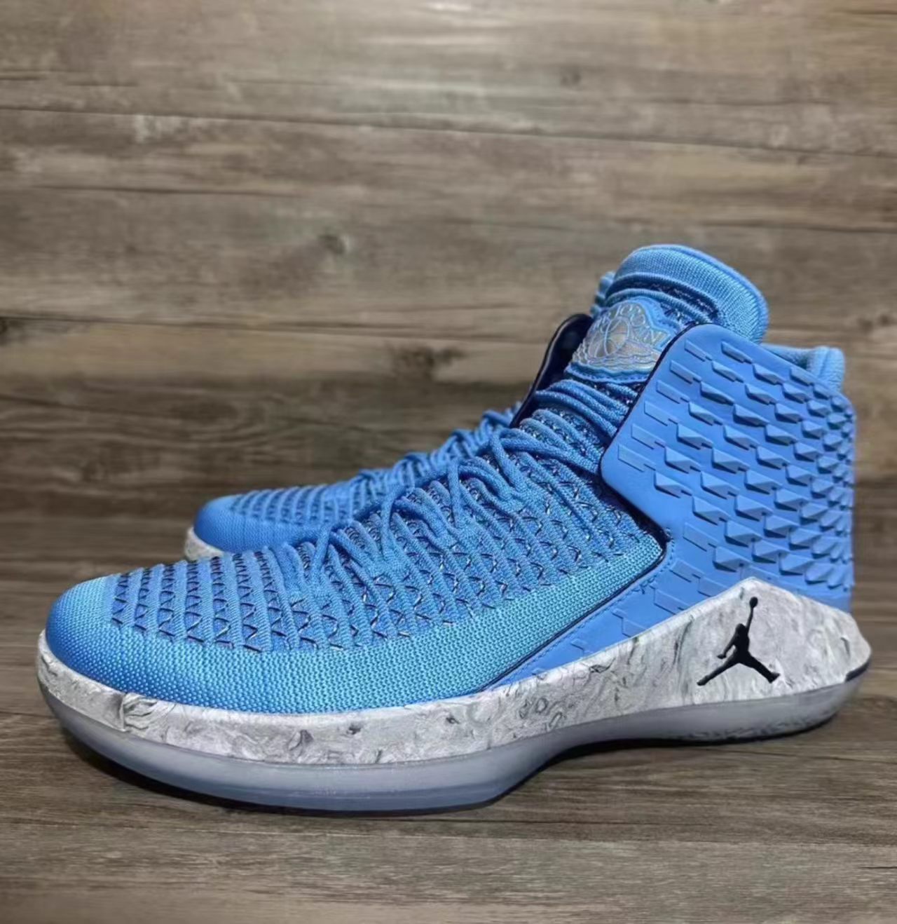Air Jordan 32 High 'UNC'