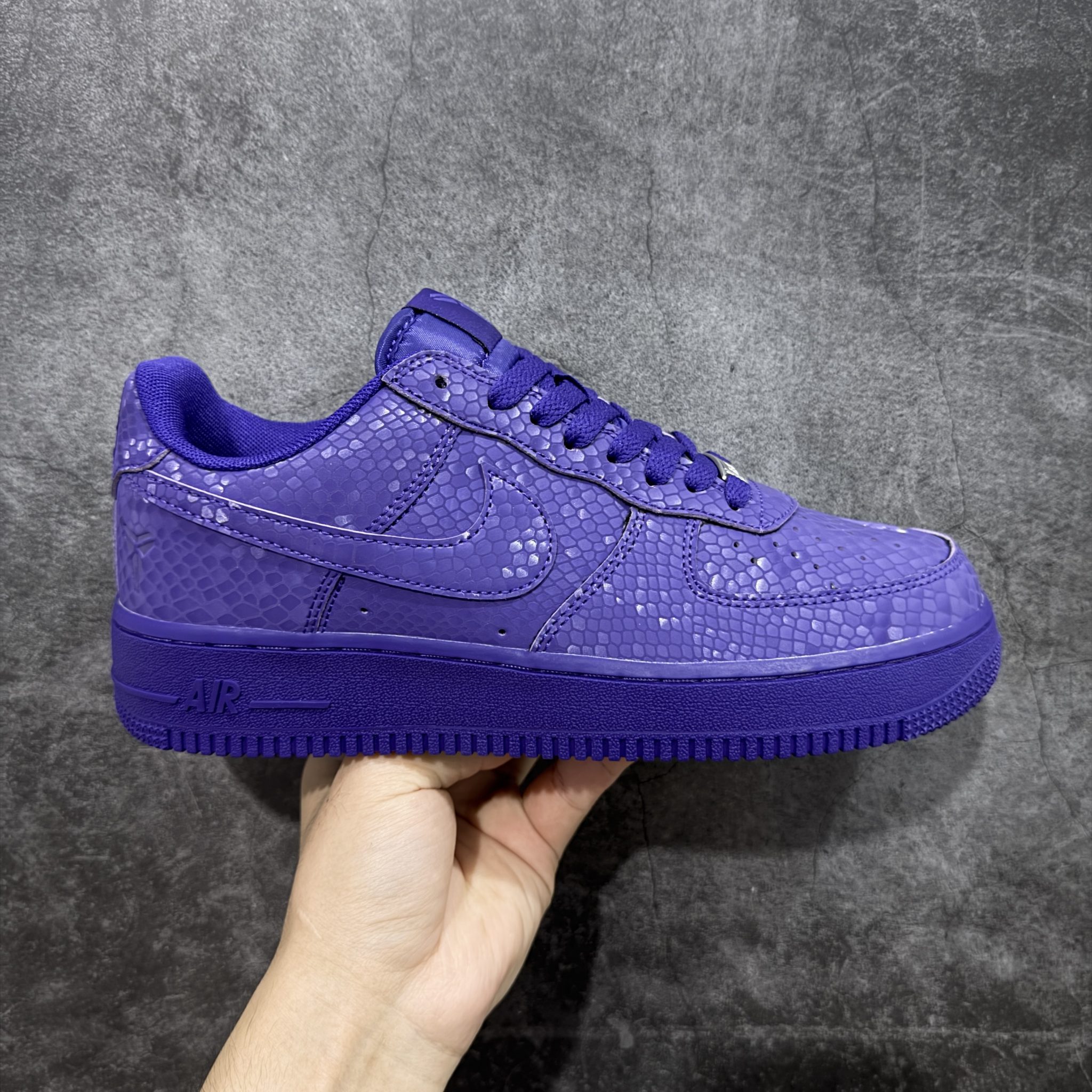 KOBE BRYANT NIKE AIR FORCE 1 LOW COURT PURPLE IB0018-500