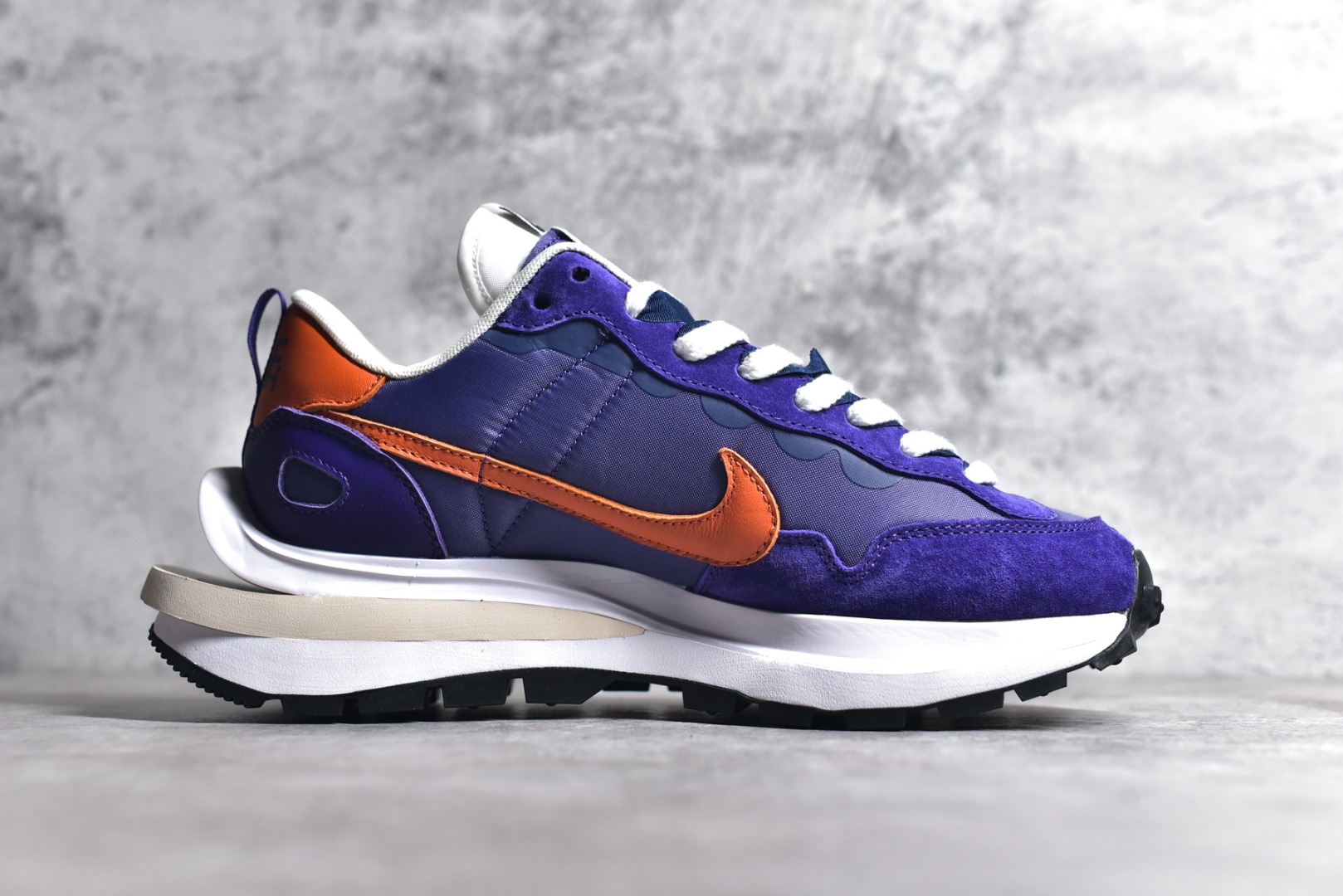GS NIKE VAPORWAFFLE SACAI DARK IRIS DD1875-500