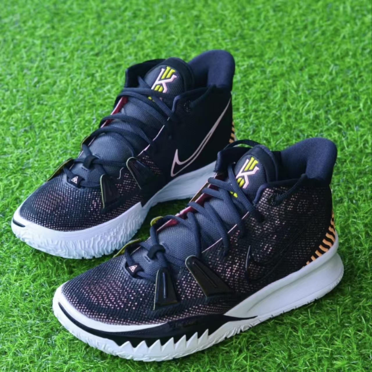 Nike Kyrie 7 Black Sunset