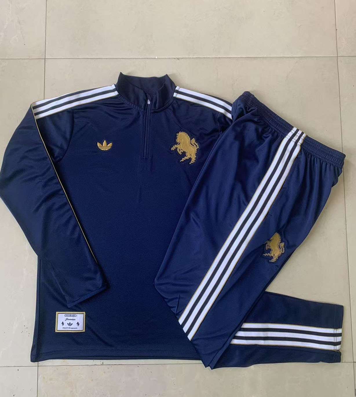 Kids Juventus Training Kit (Sweatshirt+Pants) Cyan 2025/26