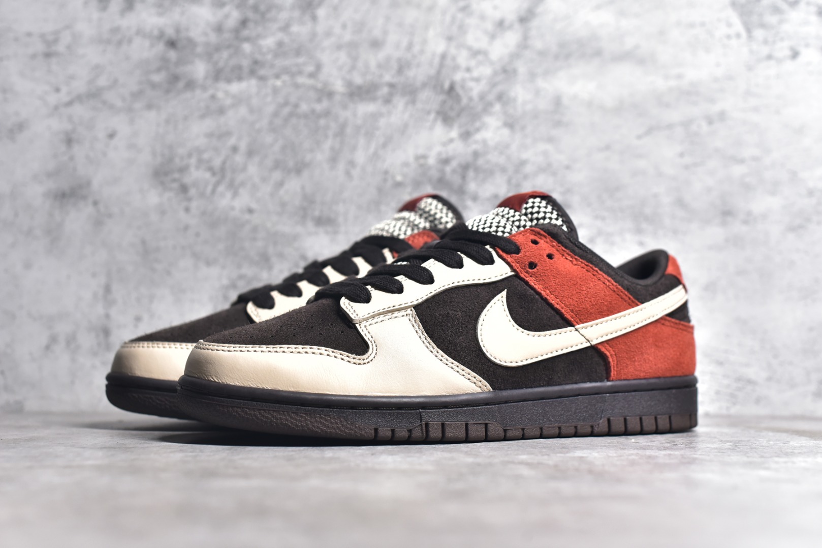 NIKE DUNK LOW RED PANDA  FV0305-200