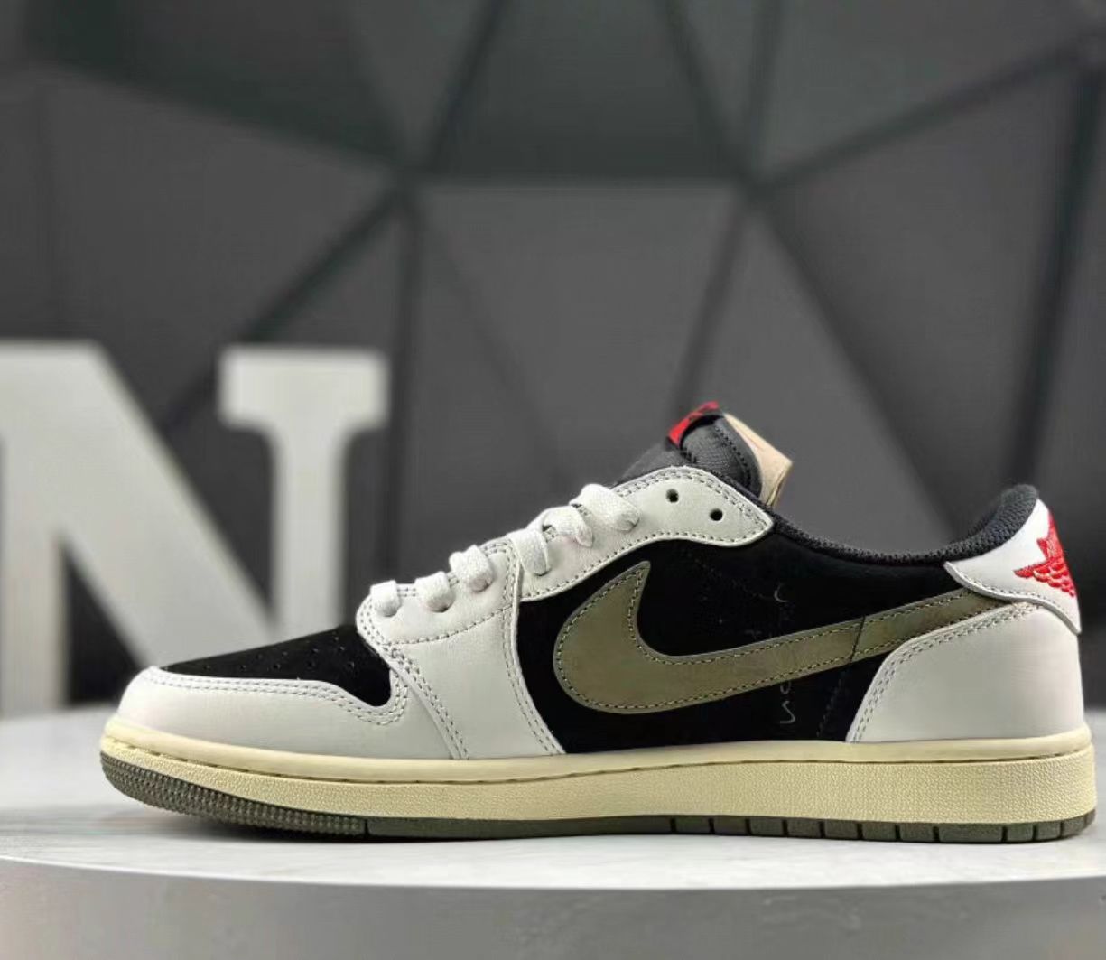 Travis Scott x Air Jordan 1 Low OG "Olive"