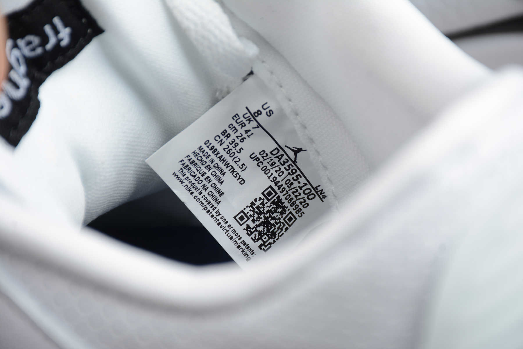 Fragment Design x Air Jordan 3 Black White DA3595-100