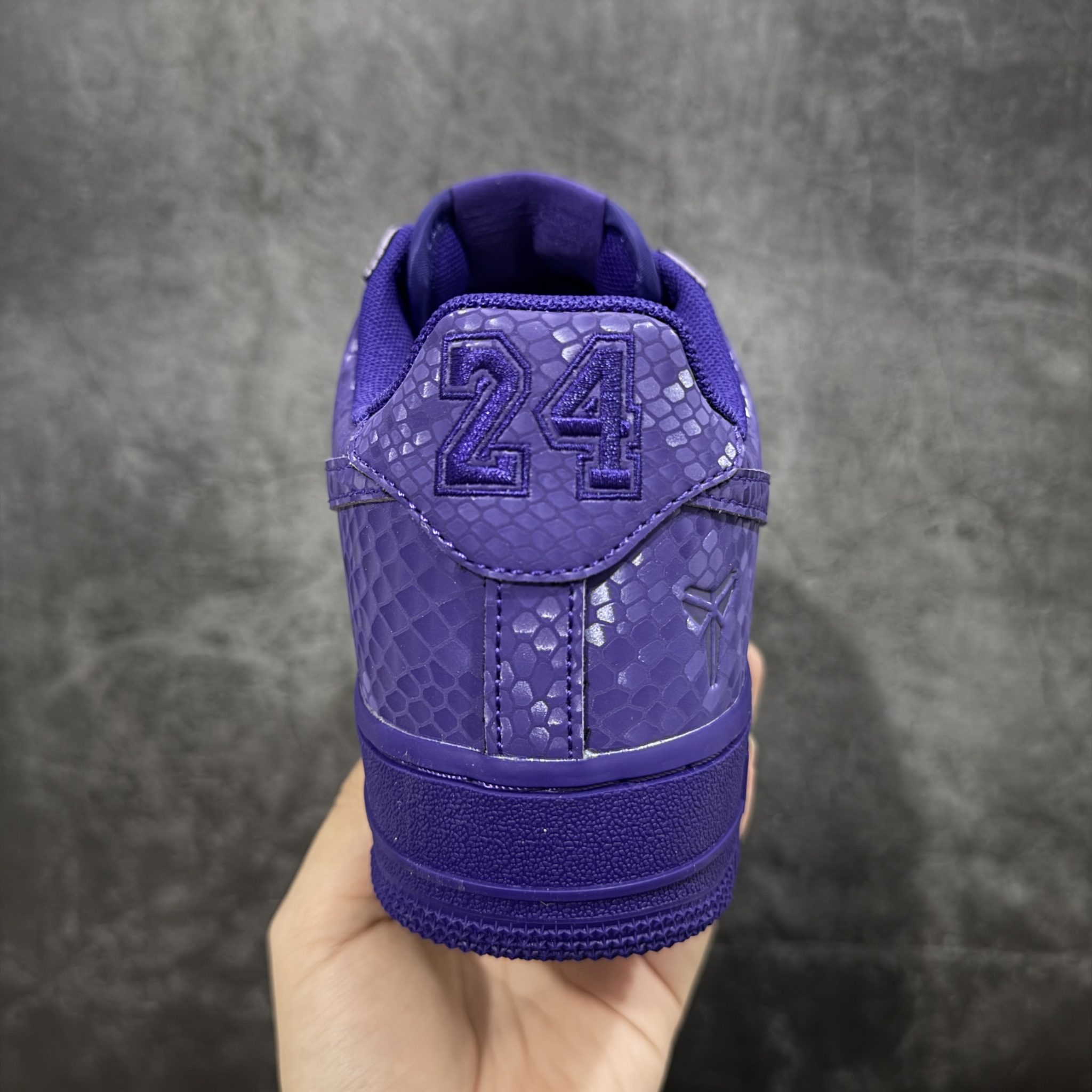 KOBE BRYANT NIKE AIR FORCE 1 LOW COURT PURPLE IB0018-500