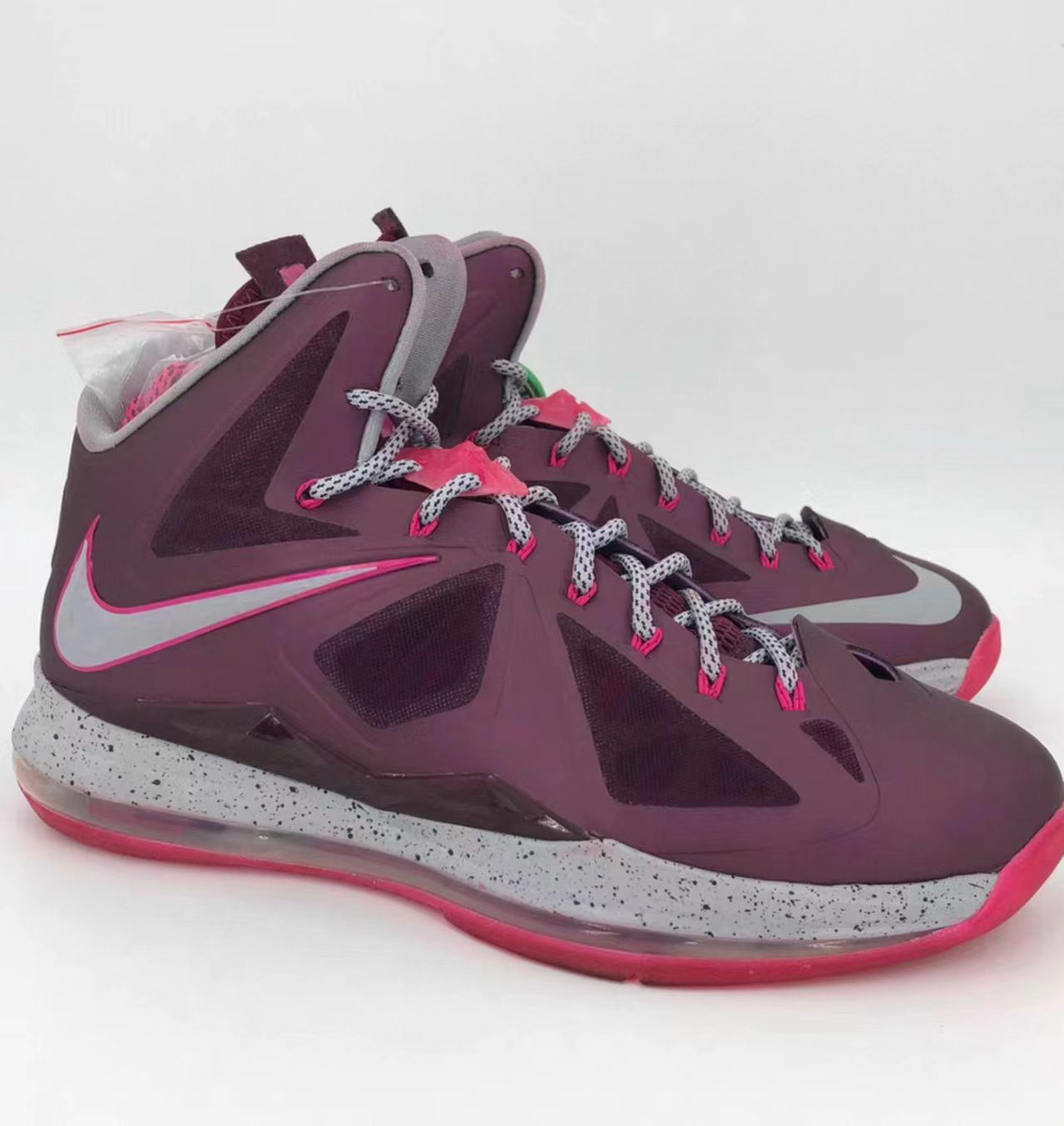 Nike LeBron X 