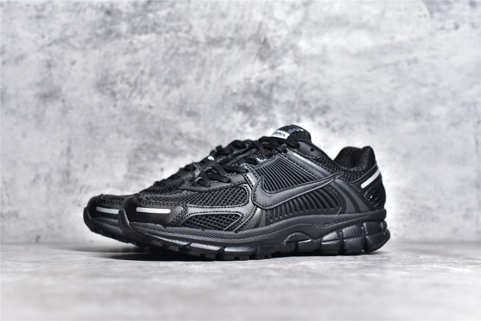 NIKE ZOOM VOMERO 5 SP ANTHRACITE  BV1358-002