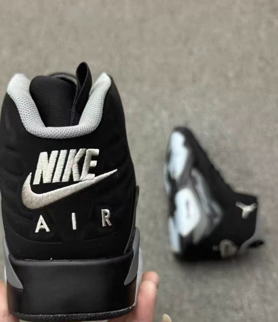 Air Jordan 6 Retro "Metallic Silver"