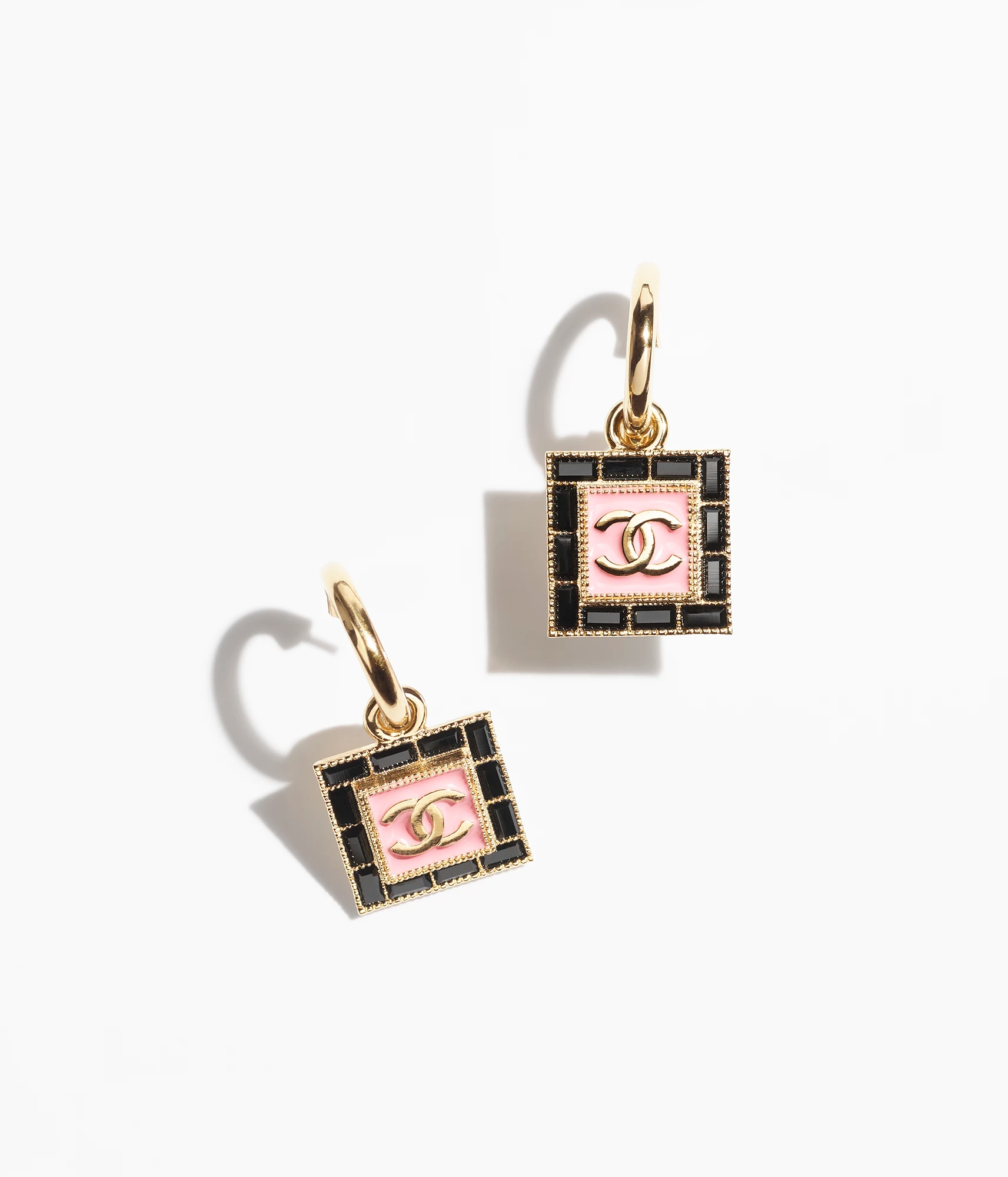 PENDANT EARRINGS