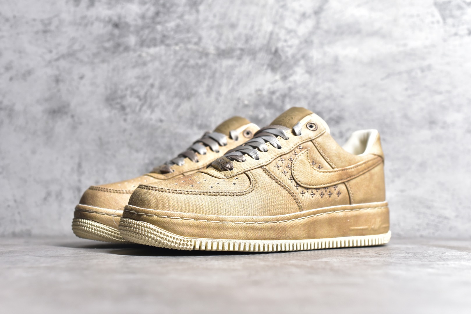 NIKE AIR FORCE 1 LOW NAIKE TAN CANVAS DV4247-211