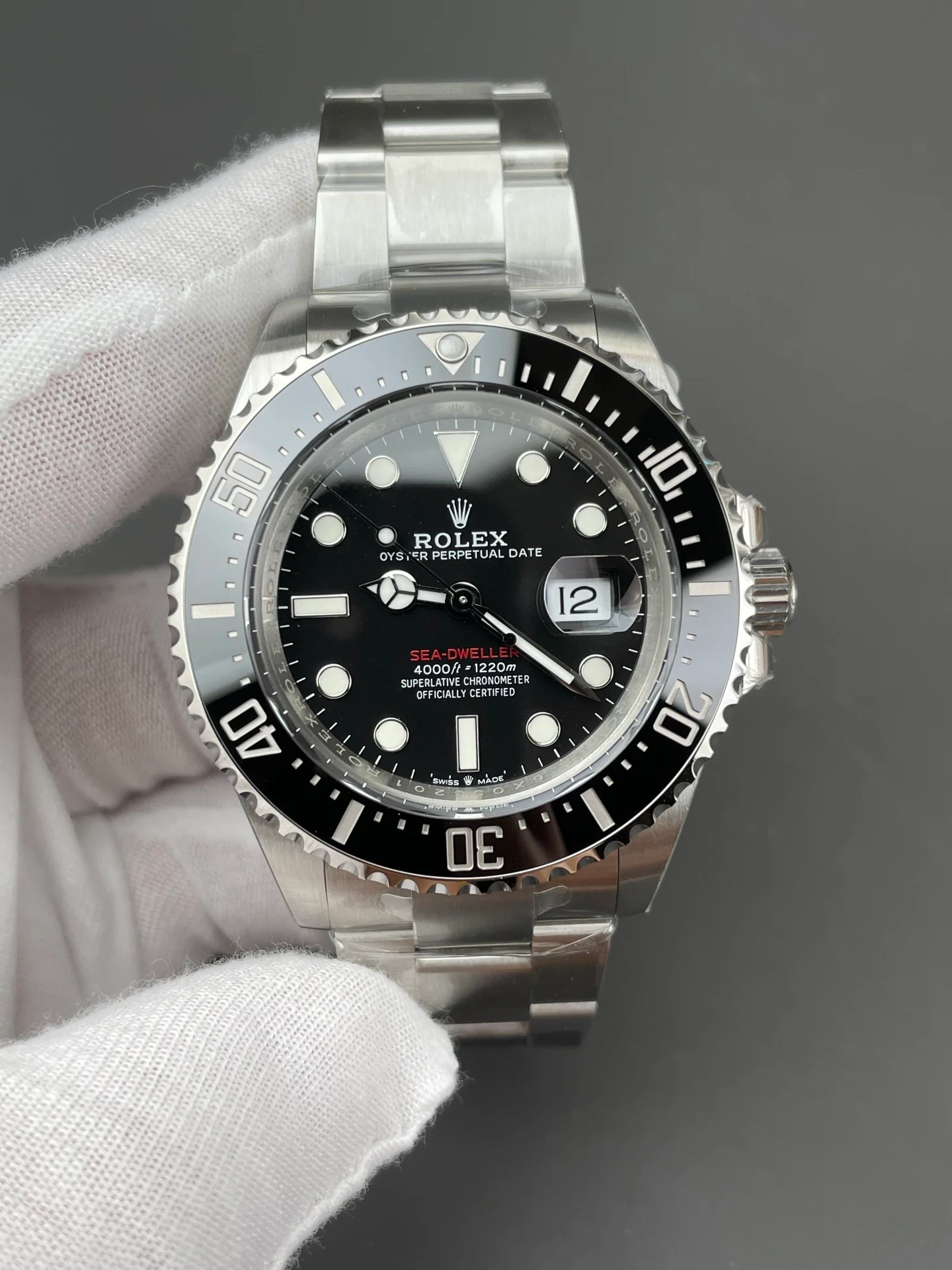 Rolex Sea-Dweller Single Red M126600-0001