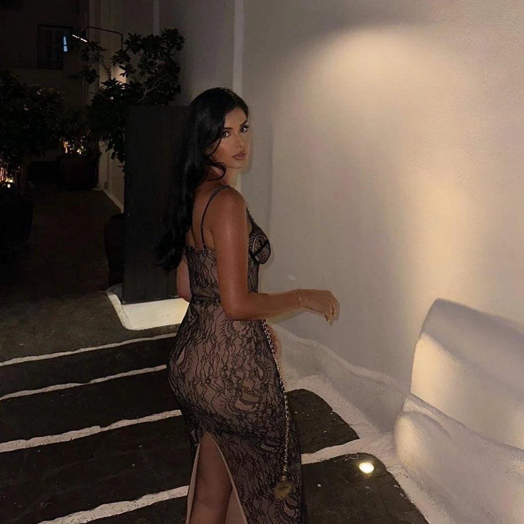 Lovely Lace Backless Black Maxi Dress