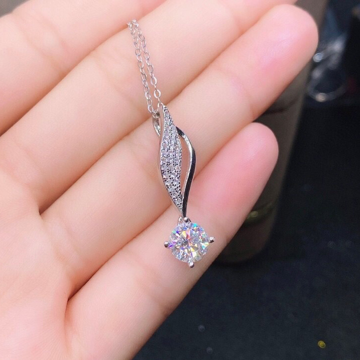 ✨Last Day Special Sale 50% OFF 🔥S925 sterling silver eight hearts and eight arrows, full diamond light luxury moissanite necklace🔥