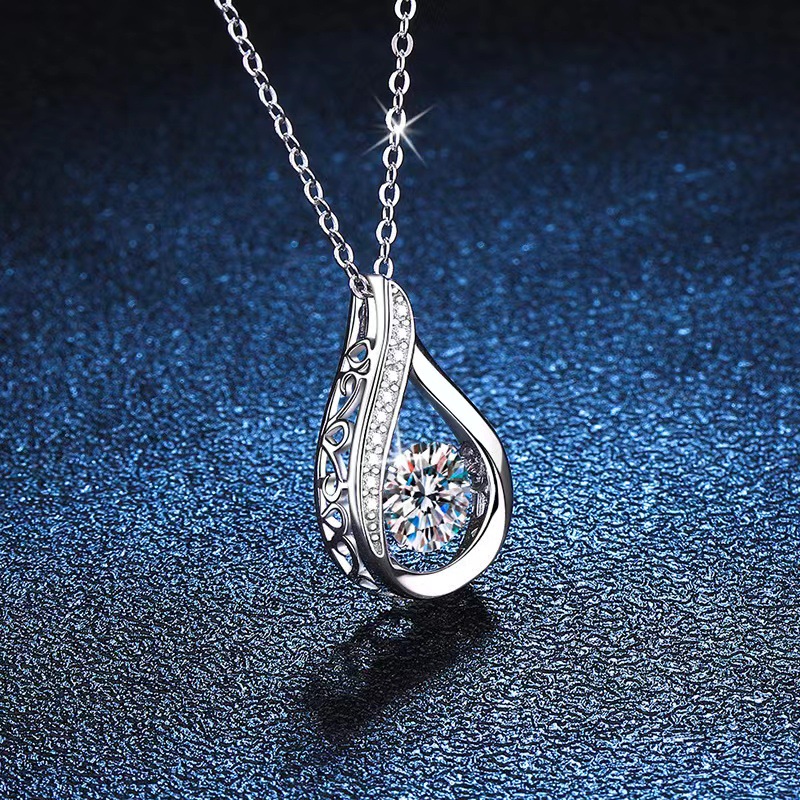 ✨Last Day Special Sale 50% OFF🔥S925 sterling silver water drop luxury moissanite necklace🔥