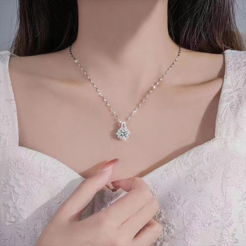 ✨Last Day Special Sale 50% OFF🔥s925 sterling silver sunflower light luxury moissanite necklace🔥