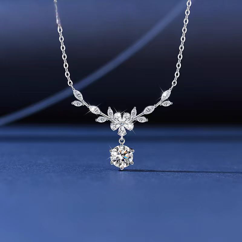 ✨Last Day Special Sale 50% OFF🔥s925 sterling silver sunflower light luxury moissanite necklace🔥
