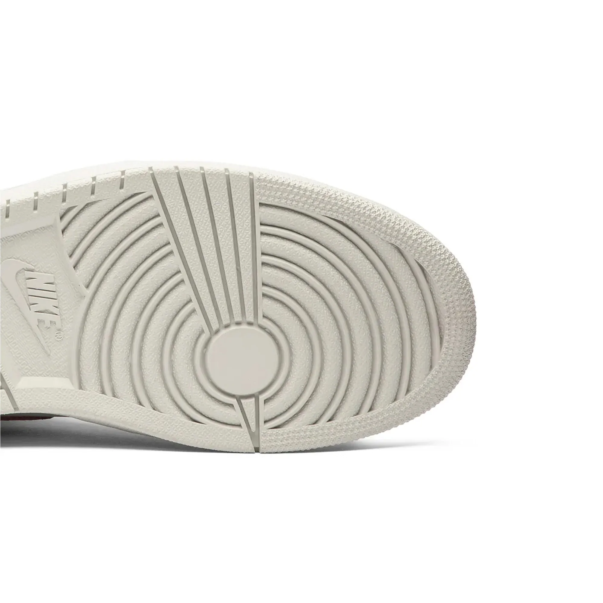 Jordan 1 Retro High OG Defiant 'SB NYC to Paris' (2019)