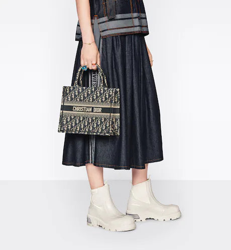 SMALL DIOR BOOK TOTE Blue Dior Oblique Embroidery (26.5 x 21 x 14 cm)