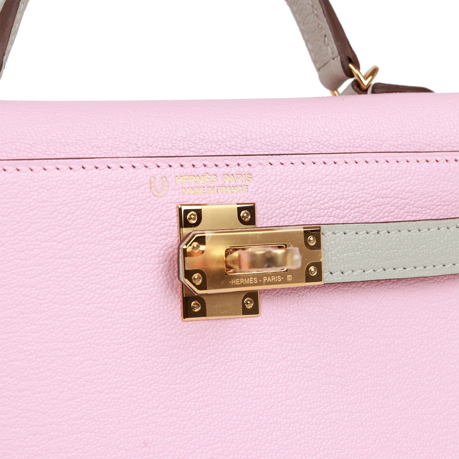 Hermès Special Order (HSS) Kelly Sellier 20 Rose Sakura and Gris Perle Chevre Gold Hardware
