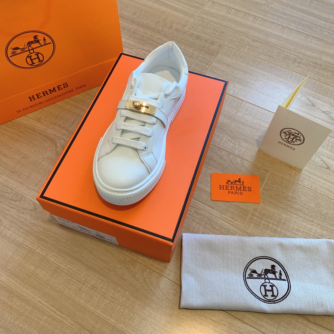 2023 new gold buckle white shoes