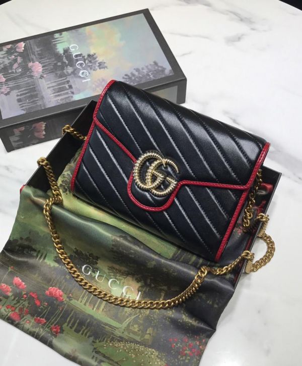 Gucci GG Marmont Black Diagonal Matelasse Quilted Leather Red Trimming Classic Brass Logo Garniture Lady Brass Chain Clutch Bag