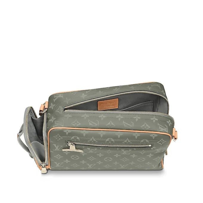LV Camera Bag M43884