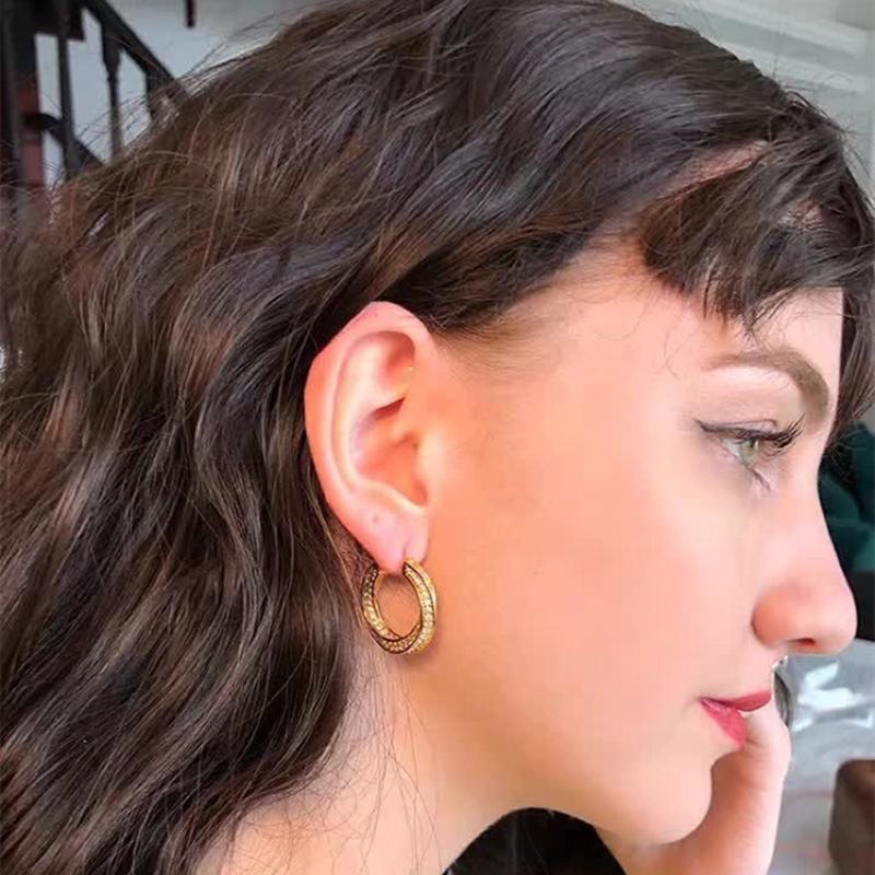 Simple round pearl rhinestone earrings