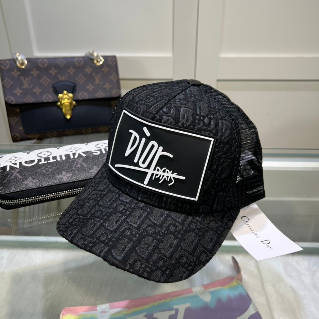 November new trend - patterned baseball cap