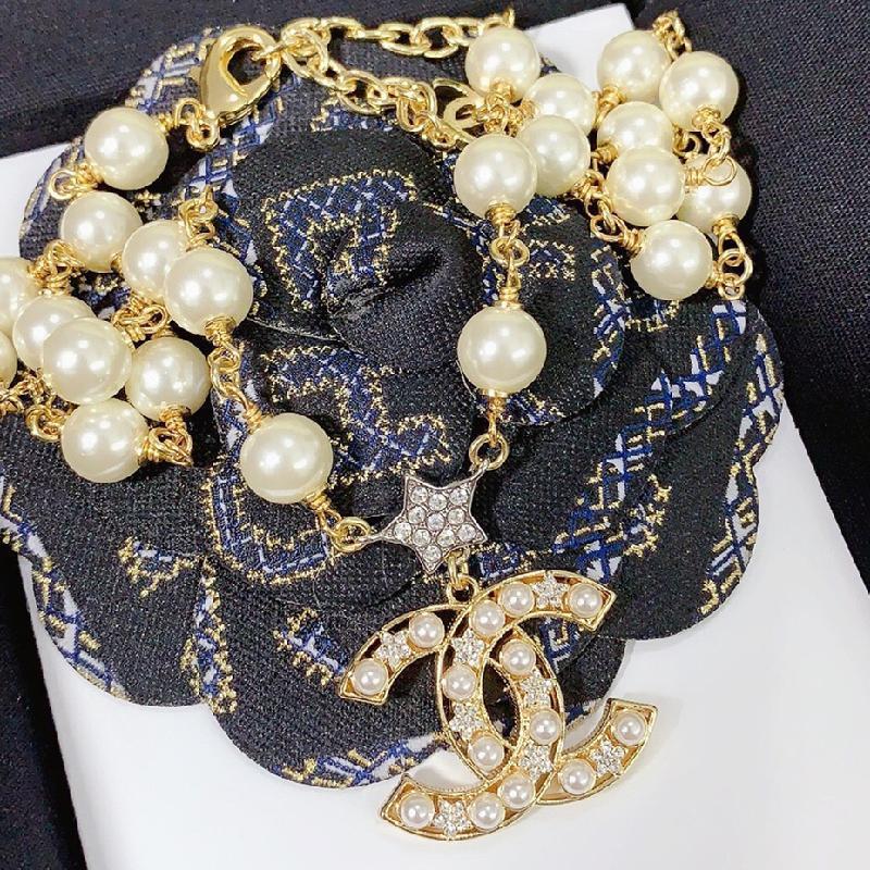 Fashion Star Pearl Necklace