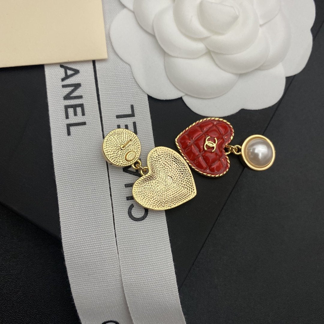 Red Peach Heart Small C Earrings