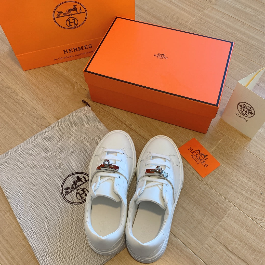 2023 new Silver buckle white shoes