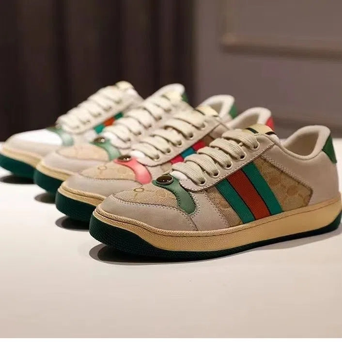 New comfortable sports shoes