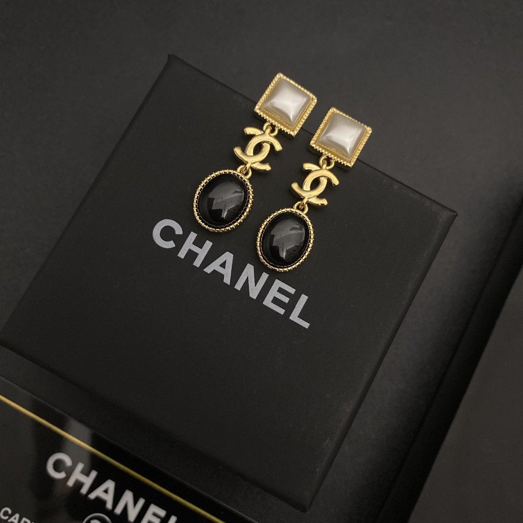 Fashion Big Rhinestone Pendant Earrings