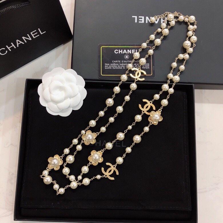 Classic sandblasted flower pearl necklace