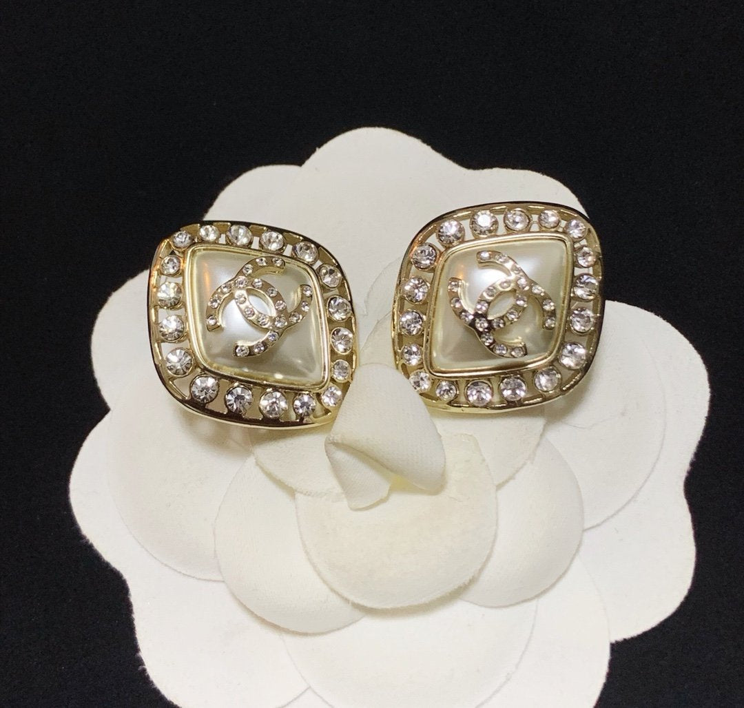 Fashion Double C Diamond Pearl Earrings