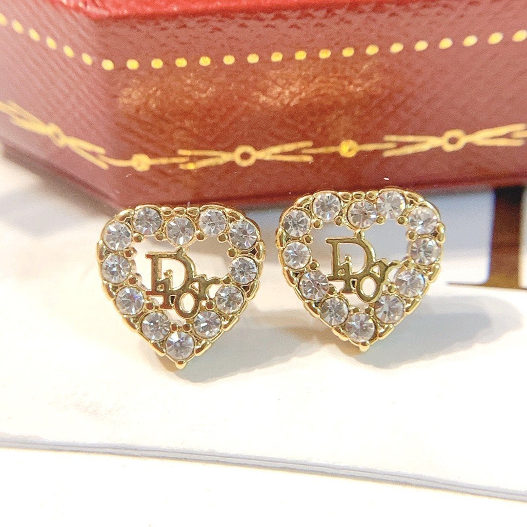 Fashion Crystal Heart Stud Earrings