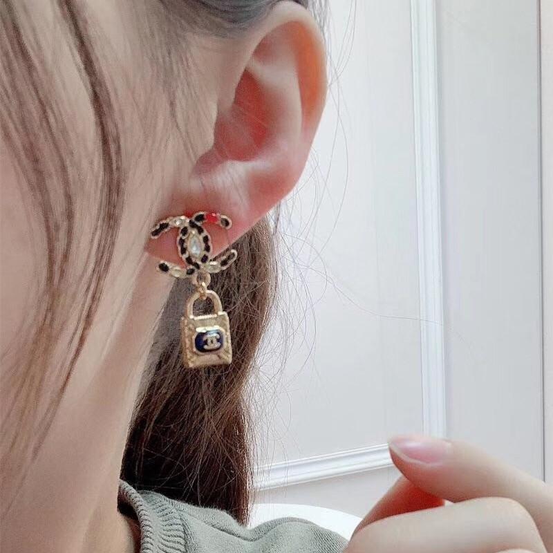 Fashion Rhinestone Lock Earrings