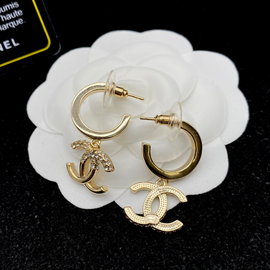 October New Trend - Moon Diamond Earrings