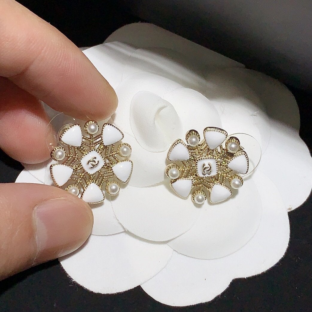 Fashion Double C Flower Pearl Earrings